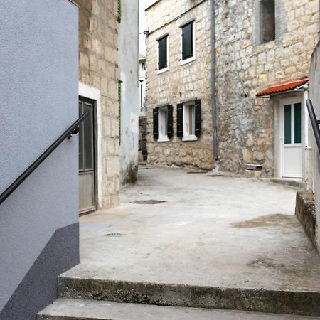 Apartments By The Sea Kastel Kambelovac, Kastela - 8679 Luaran gambar