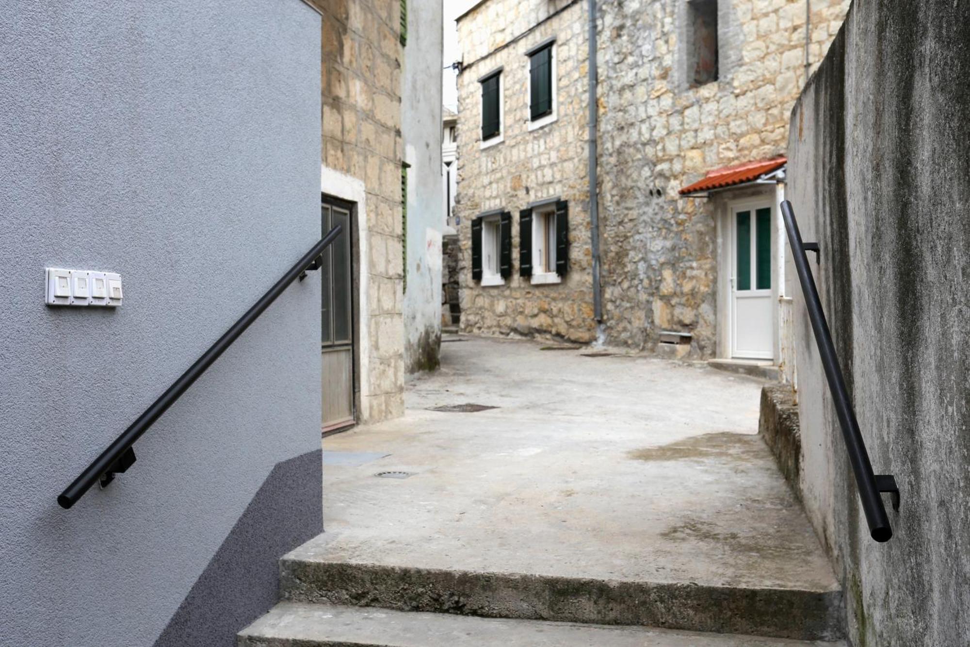 Apartments By The Sea Kastel Kambelovac, Kastela - 8679 Luaran gambar