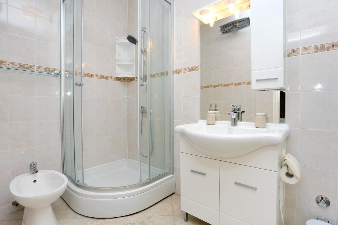 Apartments By The Sea Kastel Kambelovac, Kastela - 8679 Luaran gambar