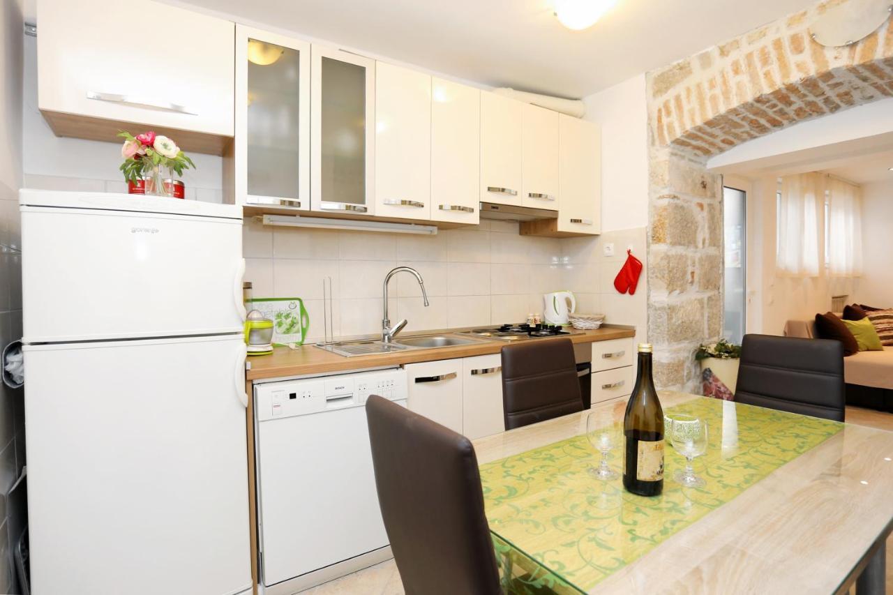 Apartments By The Sea Kastel Kambelovac, Kastela - 8679 Luaran gambar