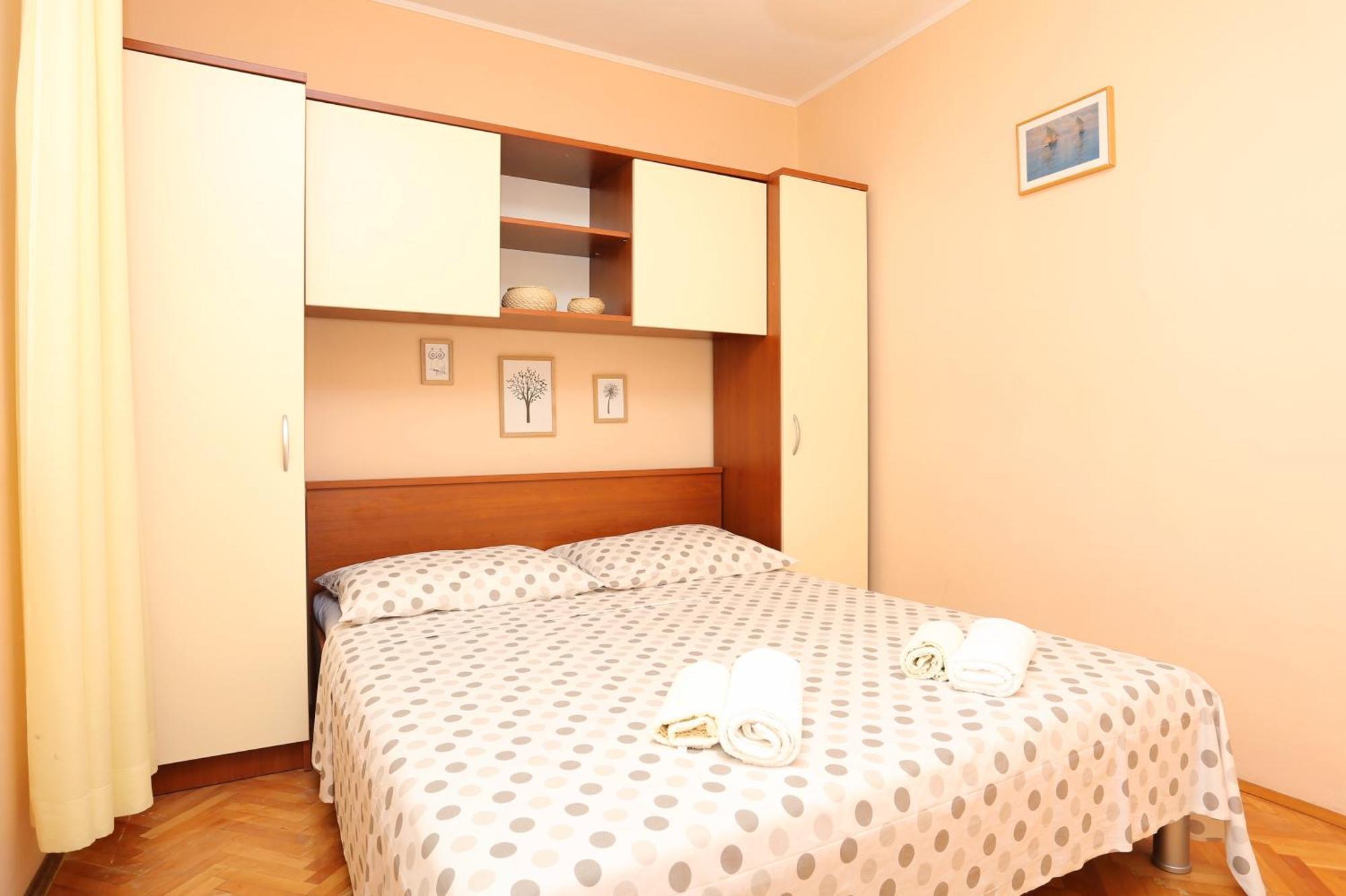 Apartments By The Sea Kastel Kambelovac, Kastela - 8679 Bilik gambar