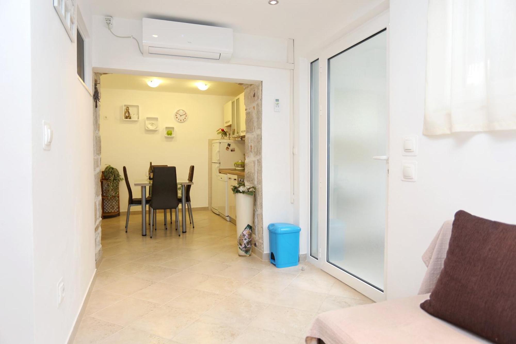 Apartments By The Sea Kastel Kambelovac, Kastela - 8679 Luaran gambar